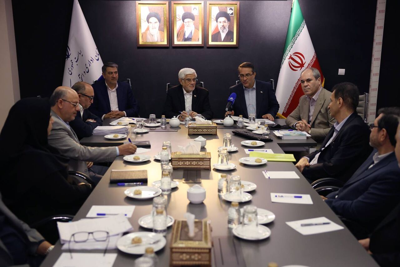 عارف: دولت به دنبال ایجاد آرامش شغلی برای نیروهای شرکتی است عارف: دولت به دنبال ایجاد آرامش شغلی برای نیروهای شرکتی است