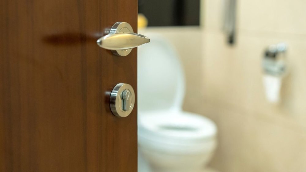 عوارض خطرناک نگه داشتن مدفوع عوارض خطرناک نگه داشتن مدفوع