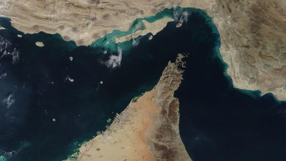 گزارش صداوسیما از آخرین وضعیت تنگه هرمز؛ نظارت سپاه به چه شکل است و تکلیف کشتیهای توقیفی در خلیج فارس چیست؟ گزارش صداوسیما از آخرین وضعیت تنگه هرمز؛ نظارت سپاه به چه شکل است و تکلیف کشتیهای توقیفی در خلیج فارس چیست؟