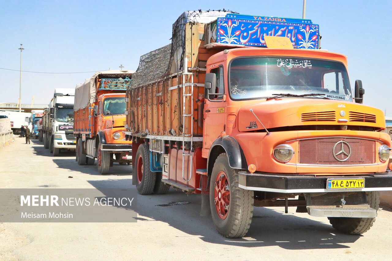 آغاز رفع موانع تجاری و ترانزیتی در مرز شلمچه آغاز رفع موانع تجاری و ترانزیتی در مرز شلمچه