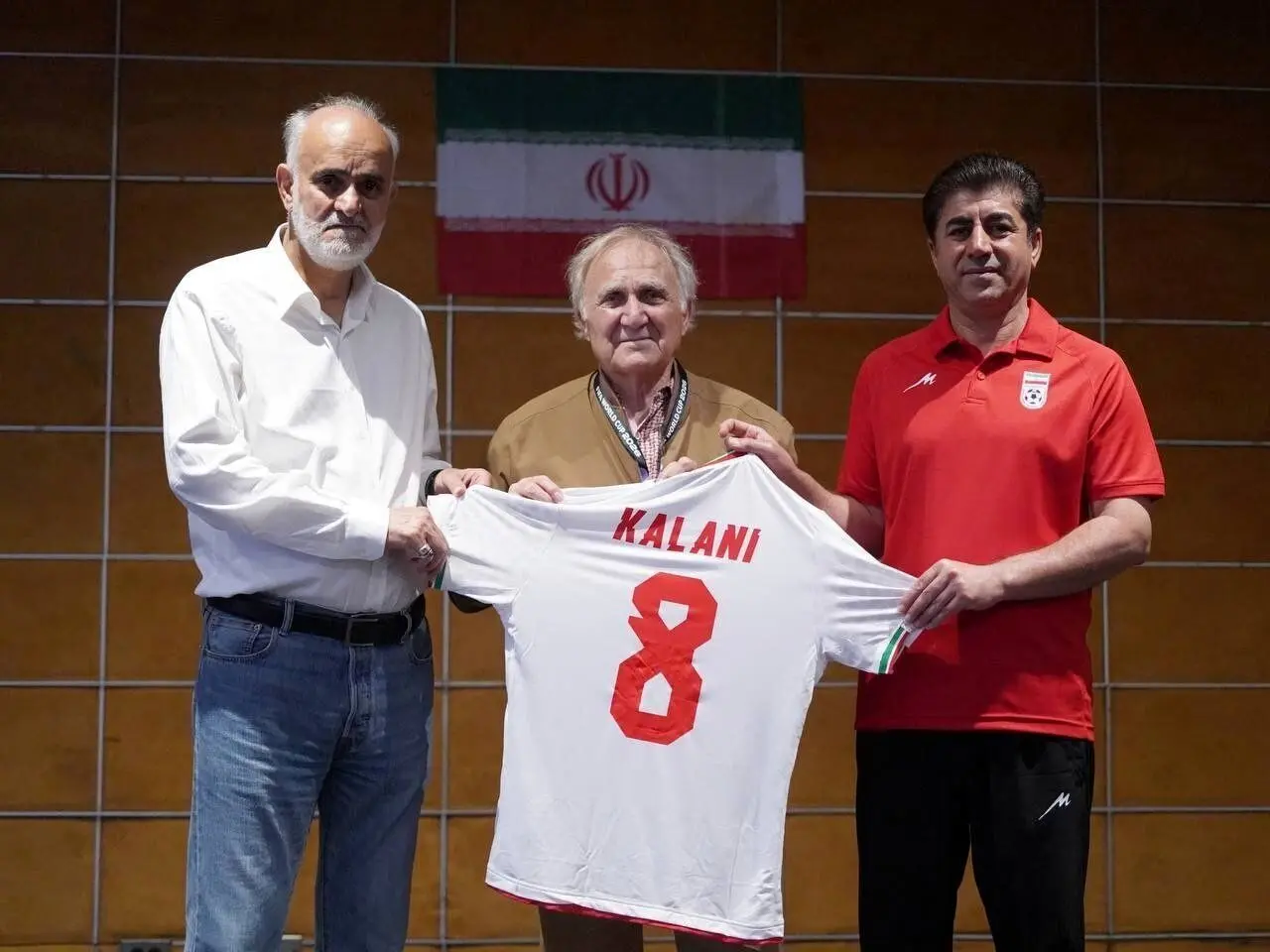 اسطوره پرسپولیس از اردوی تیم ملی در مکزیک بازدید کرد+ عکس اسطوره پرسپولیس از اردوی تیم ملی در مکزیک بازدید کرد+ عکس