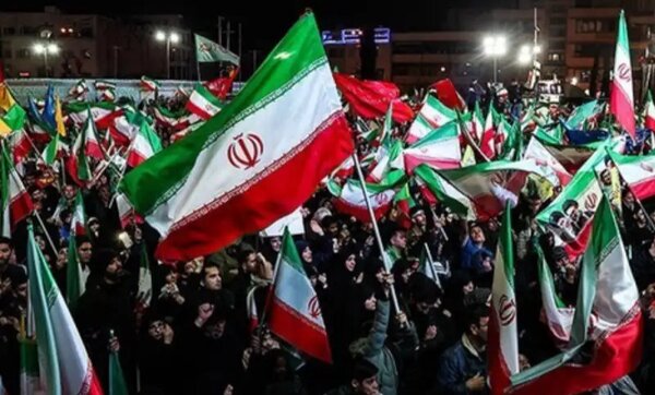 روزنامه اصولگرا: دشمن نه می خواهد تجمعات خیابانی تعطیل شود و نه می خواهد بی اثر باشند بلکه می خواهد جهت ان را به سمت اختلاف افکنی ببرد روزنامه اصولگرا: دشمن نه می خواهد تجمعات خیابانی تعطیل شود و نه می خواهد بی اثر باشند بلکه می خواهد جهت ان را به سمت اختلاف افکنی ببرد
