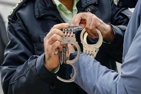 دستگیری ۲ مأمورنما که از اتباع خارجی اخاذی می‌کردند
