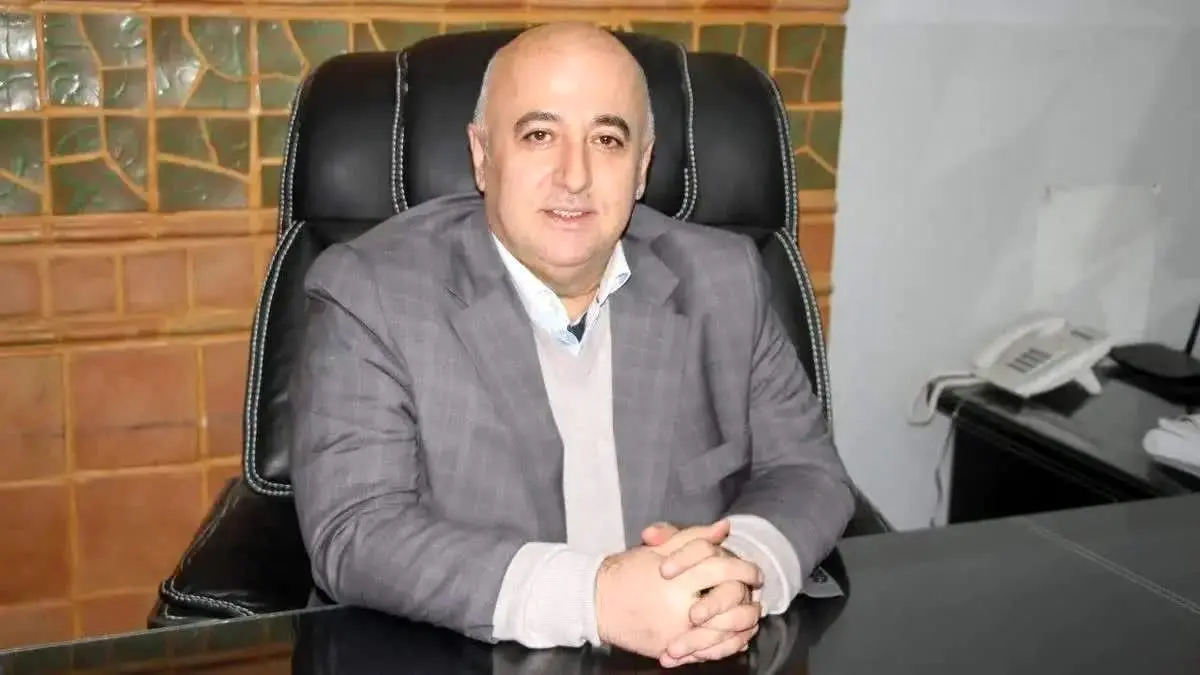اهدای طلای منقش به نام علی (ع) به متولدین روز عید غدیر اهدای طلای منقش به نام علی (ع) به متولدین روز عید غدیر