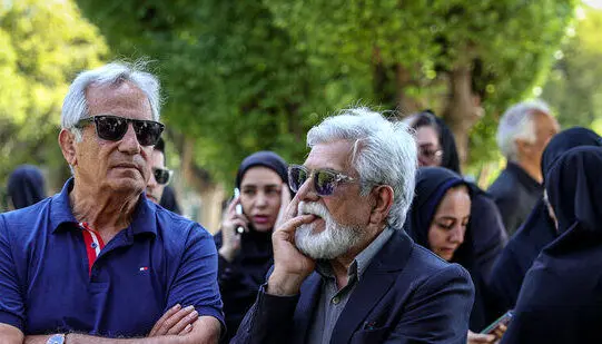 این بازیگران به مراسم خاکسپاری بهروز رضوی آمدند + تصاویر این بازیگران به مراسم خاکسپاری بهروز رضوی آمدند + تصاویر