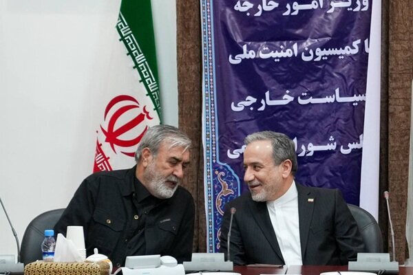 جلسه مهم عراقچی با اعضای کمیسیون امنیت ملی مجلس/ گزارش وزیر خارجه درباره روند مذاکرات و مفاد تفاهم خاتمه جنگ جلسه مهم عراقچی با اعضای کمیسیون امنیت ملی مجلس/ گزارش وزیر خارجه درباره روند مذاکرات و مفاد تفاهم خاتمه جنگ
