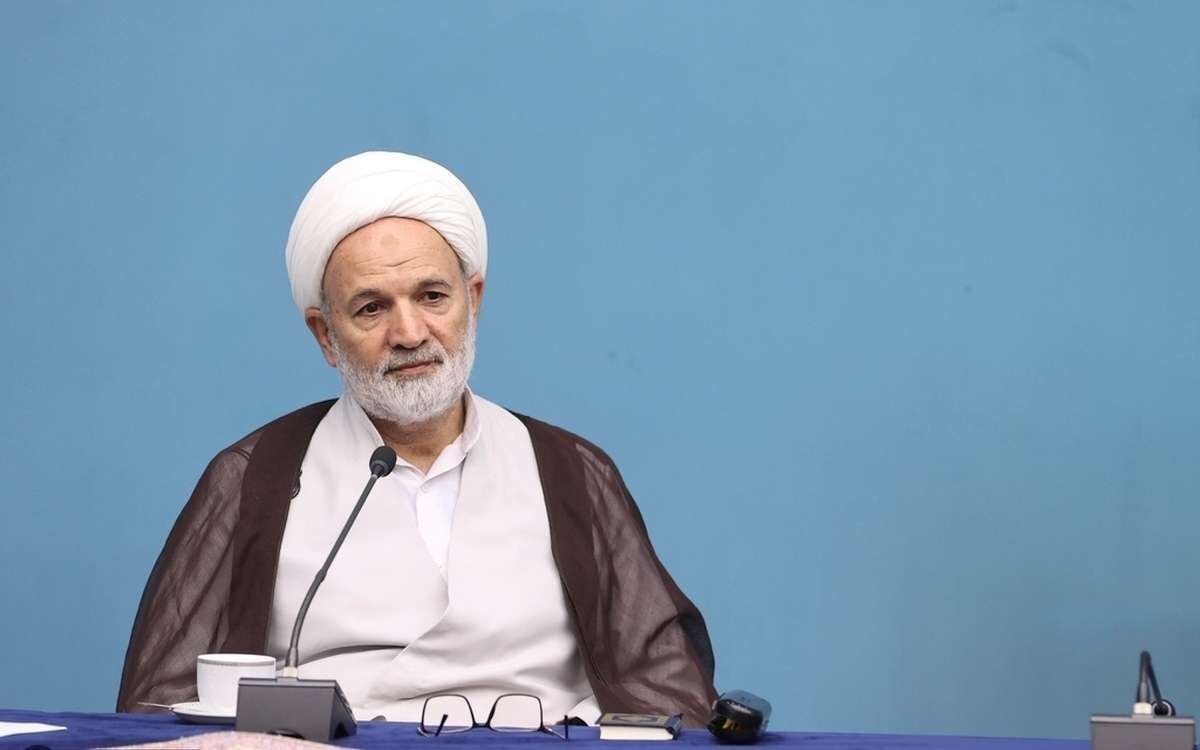 درخواست نماینده نزدیک به جبهه پایداری برای ترک همیشگی میز مذاکره