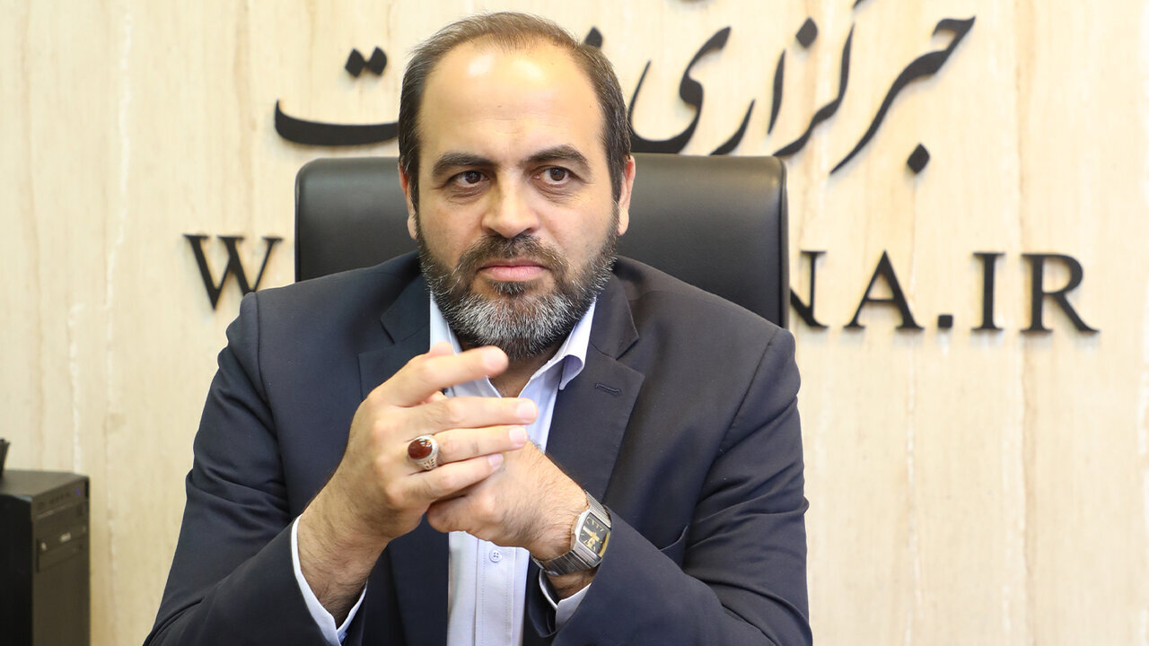سخنگوی کمیسیون صنایع: بازار و صنعت به مذاکره و توافق امید چندانی ندارند/ راههای واردات فولاد و راه اندازی پتروشیمی ها هموار شده است سخنگوی کمیسیون صنایع: بازار و صنعت به مذاکره و توافق امید چندانی ندارند/ راههای واردات فولاد و راه اندازی پتروشیمی ها هموار شده است