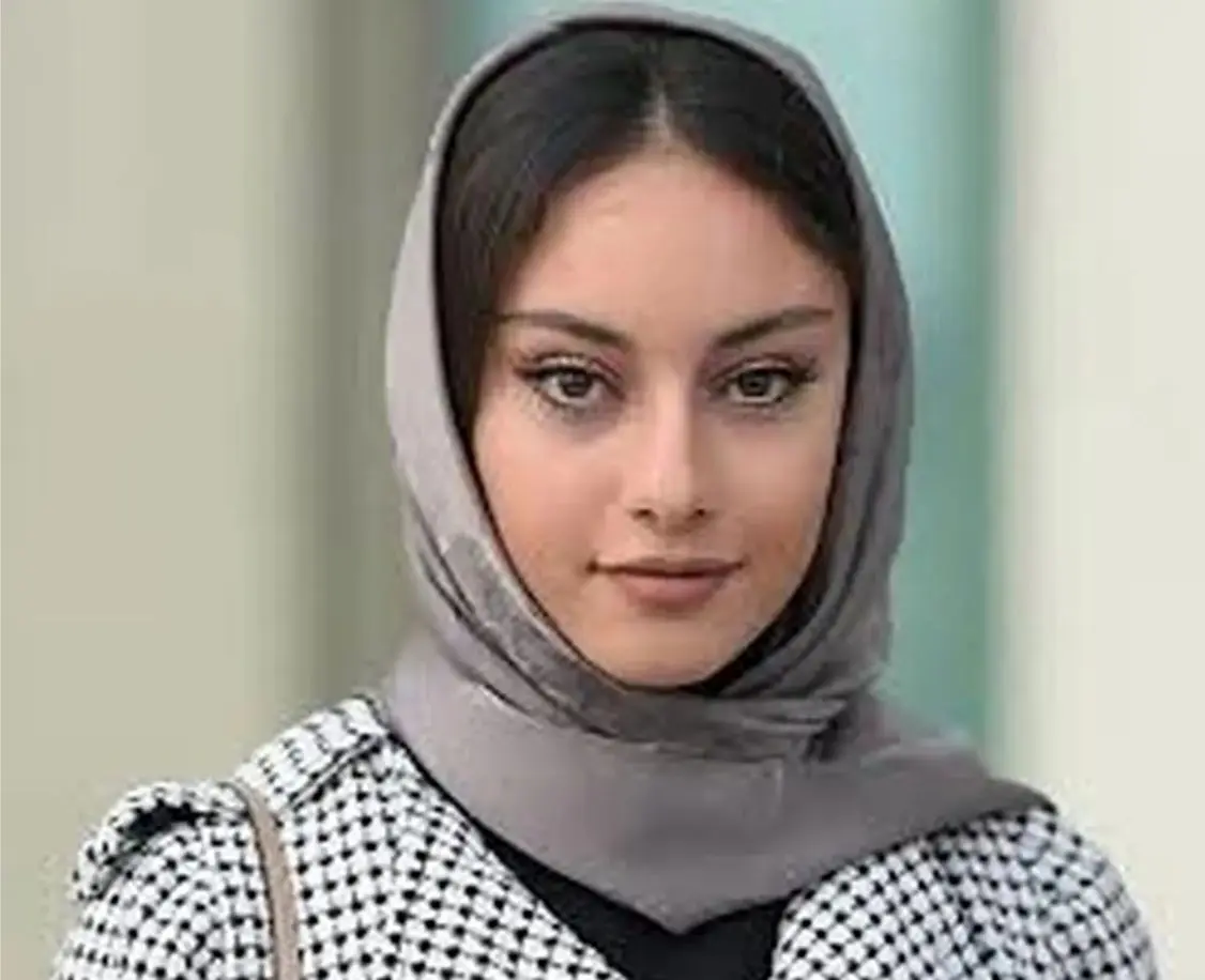 شباهت بسیار زیاد ترلان پروانه به مادرش شباهت بسیار زیاد ترلان پروانه به مادرش