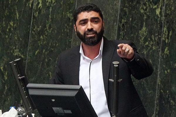 عصبانیت یک نماینده از وصل شدن اینترنت؛ اگر مجلس باز بود دستور پزشکیان ابلاغ نمیشد! عصبانیت یک نماینده از وصل شدن اینترنت؛ اگر مجلس باز بود دستور پزشکیان ابلاغ نمیشد!