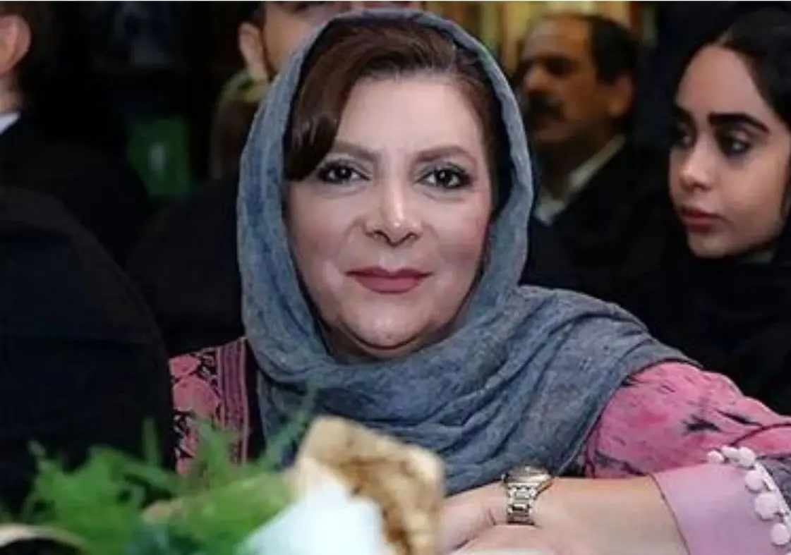 عکسی از جشن تولد ۷۳ سالگی مهوش وقاری عکسی از جشن تولد ۷۳ سالگی مهوش وقاری