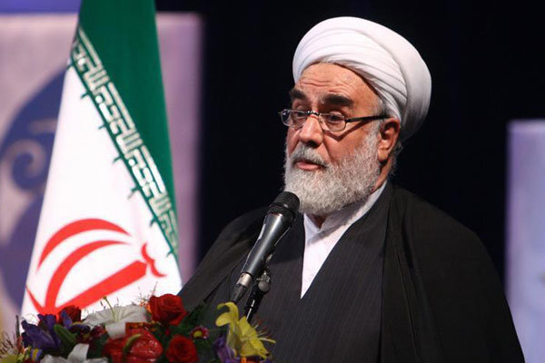 محمدی گلپایگانی: اثاث منزل رهبر شهید یک وانت بیشتر نبود/ رهبر شهید علاوه بر فقیه جامع الشرایط، یک شاعر، جغرافی‌دان، تاریخ‌دان و جامعه شناس هم بودند