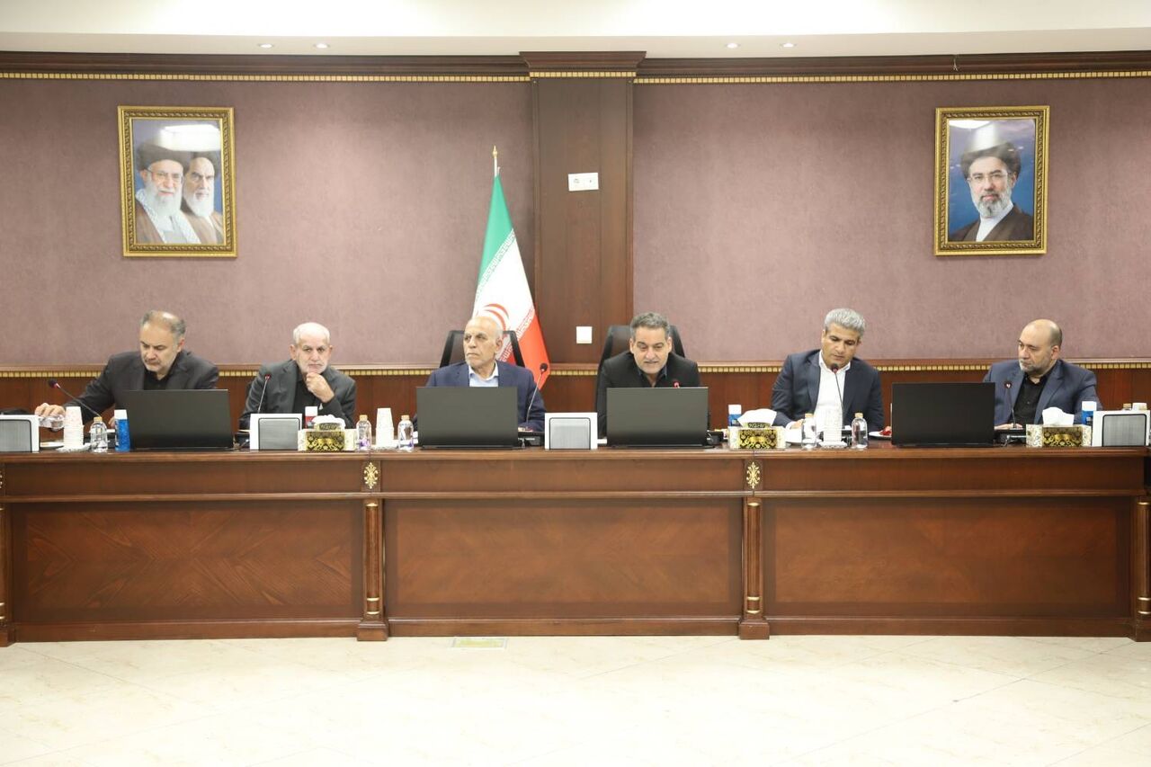 معاون وزیر اقتصاد: برنامه راهبردی مناطق آزاد با رویکرد توسعه دریامحور تدوین میشود معاون وزیر اقتصاد: برنامه راهبردی مناطق آزاد با رویکرد توسعه دریامحور تدوین میشود