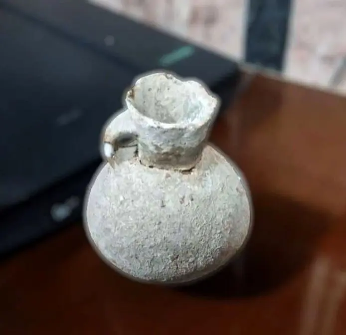 کشف کوزه ۲ هزار ساله در قزوین کشف کوزه ۲ هزار ساله در قزوین