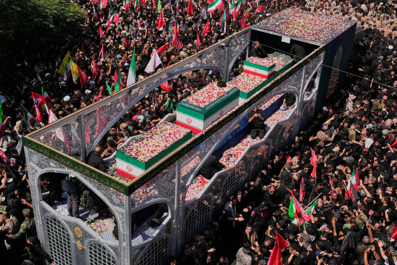 آخرین خبر از محل تدفین رهبر شهید؛ آستان قدس: تصمیم نهایی با خانواده است آخرین خبر از محل تدفین رهبر شهید؛ آستان قدس: تصمیم نهایی با خانواده است
