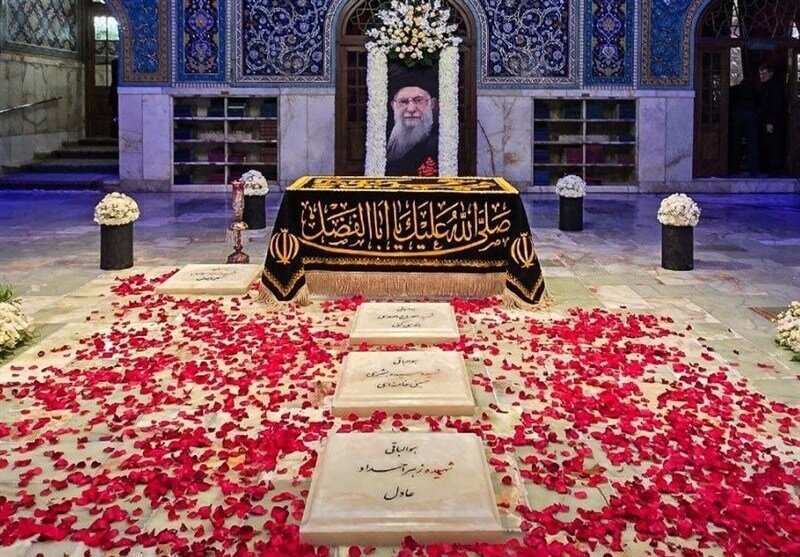 اطلاعیه دفتر رهبر شهید انقلاب در مورد نماز لیله الدفن ایشان اطلاعیه دفتر رهبر شهید انقلاب در مورد نماز لیله الدفن ایشان