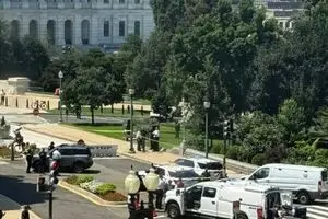 بازداشت فرد مسلح در نزدیکی ساختمان کنگره آمریکا بازداشت فرد مسلح در نزدیکی ساختمان کنگره آمریکا