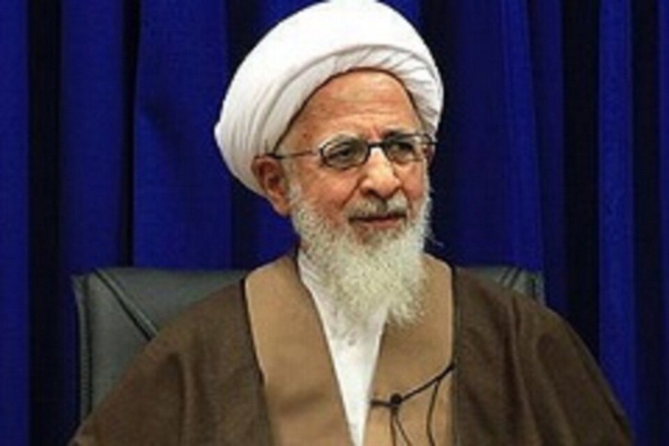 ترجمه فارسی تعابیر خاص آیت‌الله جوادی آملی در اقامه نماز بر پیکر رهبر شهید