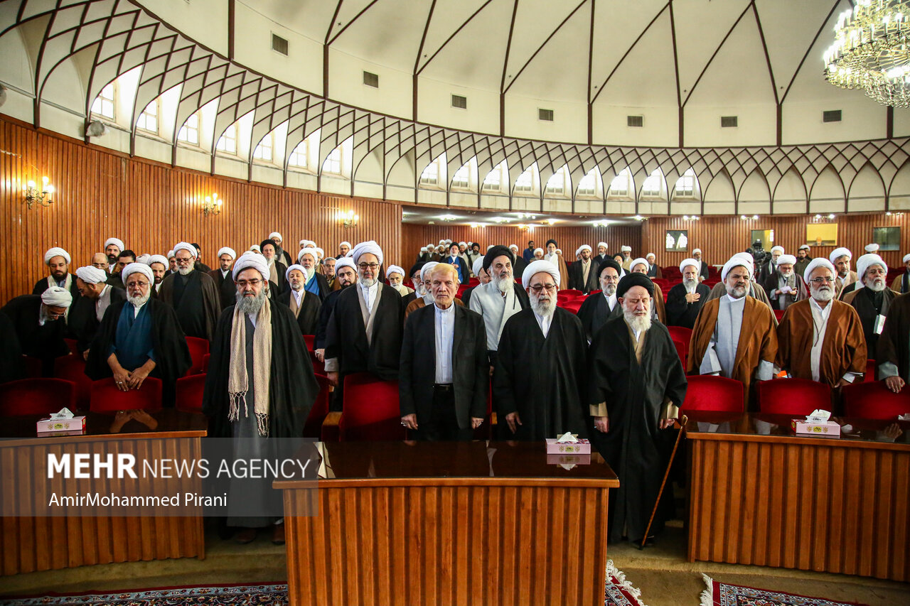 جامعه مدرسین: امام شهید ما امروز زنده‌تر و پویاتر از همیشه است