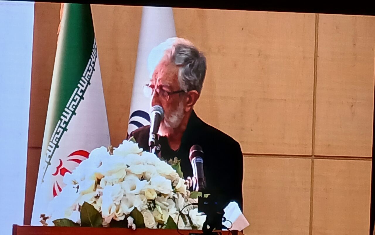 حداد عادل: جامعیت علمی، نگاه حکیمانه و احترام به رأی ملت، شاخصههای رهبر شهید انقلاب است حداد عادل: جامعیت علمی، نگاه حکیمانه و احترام به رأی ملت، شاخصههای رهبر شهید انقلاب است