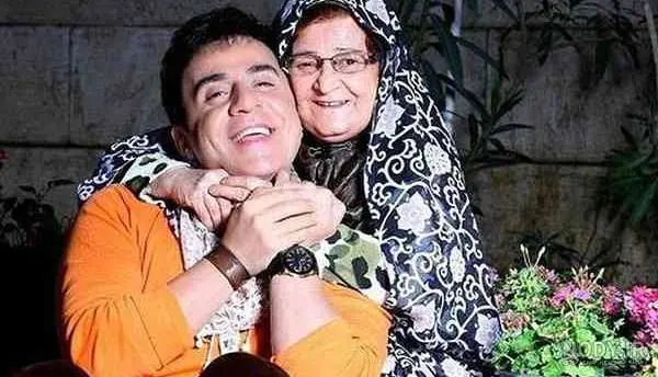 داریوش فرضیایی به سوگ مادر نشست داریوش فرضیایی به سوگ مادر نشست