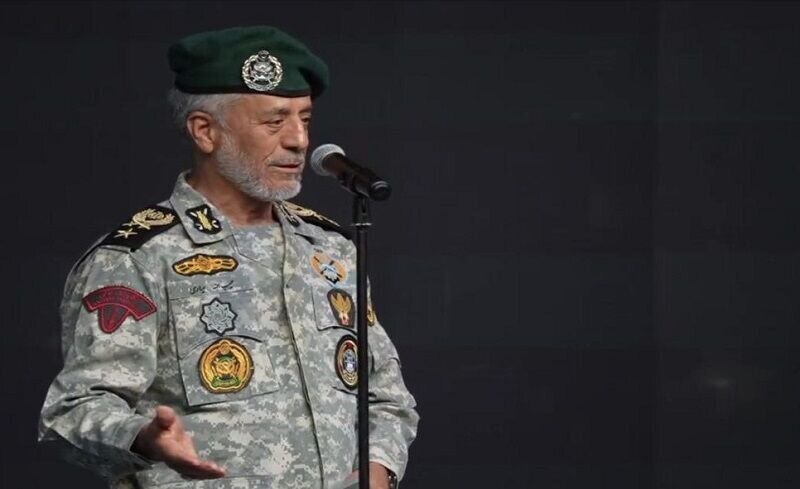 دریادار سیاری: سواحل ایران جهنم بی بازگشت برای نیروهای خارجی است دریادار سیاری: سواحل ایران جهنم بی بازگشت برای نیروهای خارجی است