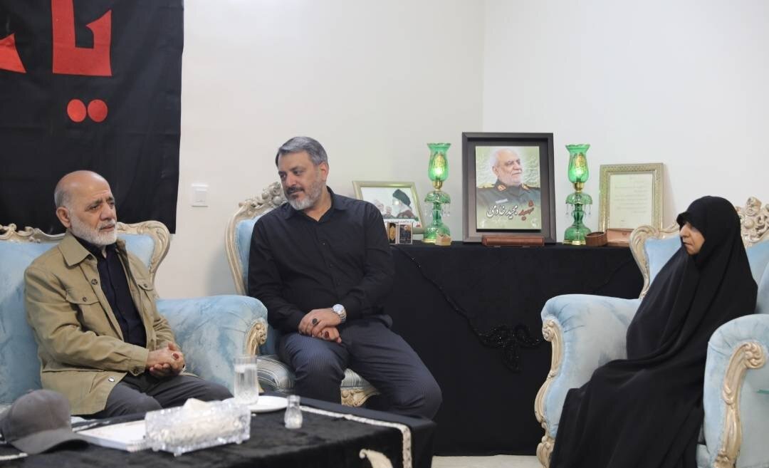 شهید خادمی، دیپلمات دفاعی و چهره تکرارنشدنی اطلاعاتی بود شهید خادمی، دیپلمات دفاعی و چهره تکرارنشدنی اطلاعاتی بود