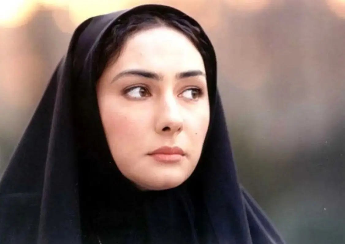 ظاهر جدید و درخشان هانیه توسلی در سن ۴۷ سالگی! ظاهر جدید و درخشان هانیه توسلی در سن ۴۷ سالگی!