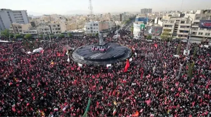 فرانس ۲۴: جمعیت عظیمی از سوگواران در مراسم تشییع رهبر شهید ایران حضور دارند فرانس ۲۴: جمعیت عظیمی از سوگواران در مراسم تشییع رهبر شهید ایران حضور دارند