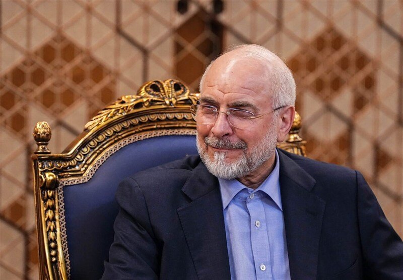 قالیباف: ایرانی میراث پرافتخار خود را به آسانی واگذار نمی کند قالیباف: ایرانی میراث پرافتخار خود را به آسانی واگذار نمی کند