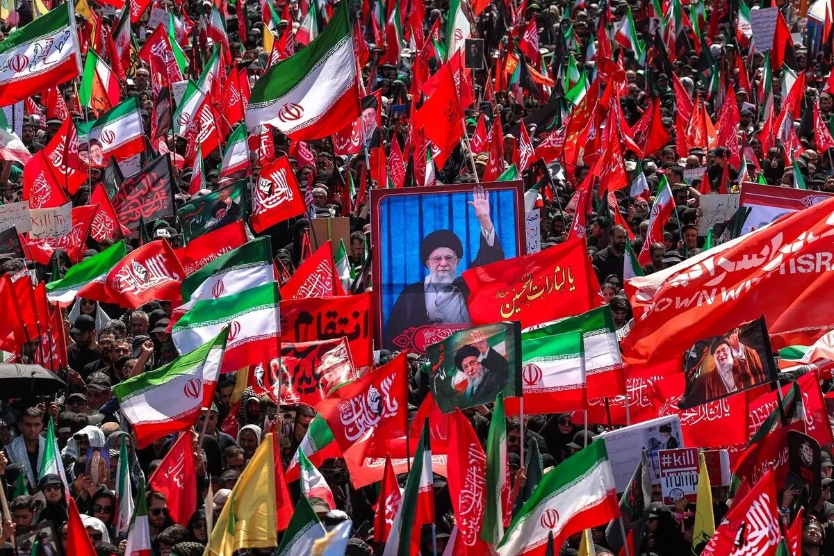 قیام به احترام آقای شهیدمان قیام به احترام آقای شهیدمان