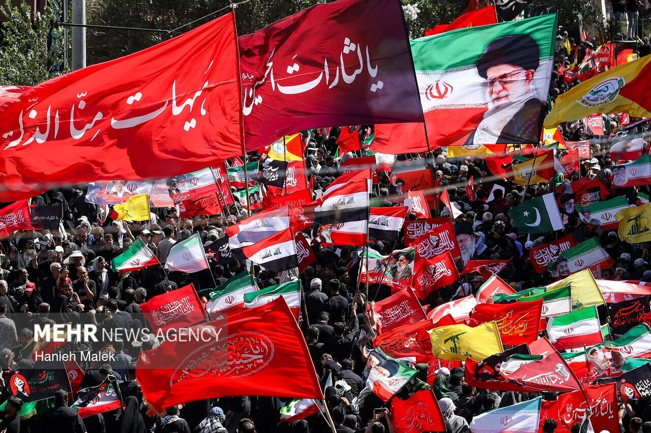 لبیک جمعی از مسئولان ادوار به فرمان انتقام از عاملان شهادت رهبر شهید لبیک جمعی از مسئولان ادوار به فرمان انتقام از عاملان شهادت رهبر شهید