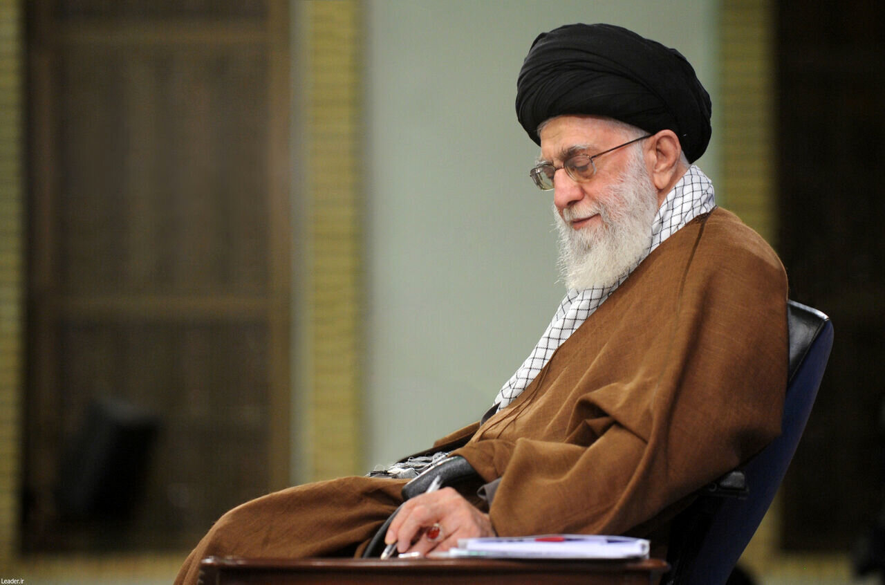 ماجرای تذکر رهبر شهید انقلاب به محمود احمدی نژاد ماجرای تذکر رهبر شهید انقلاب به محمود احمدی نژاد