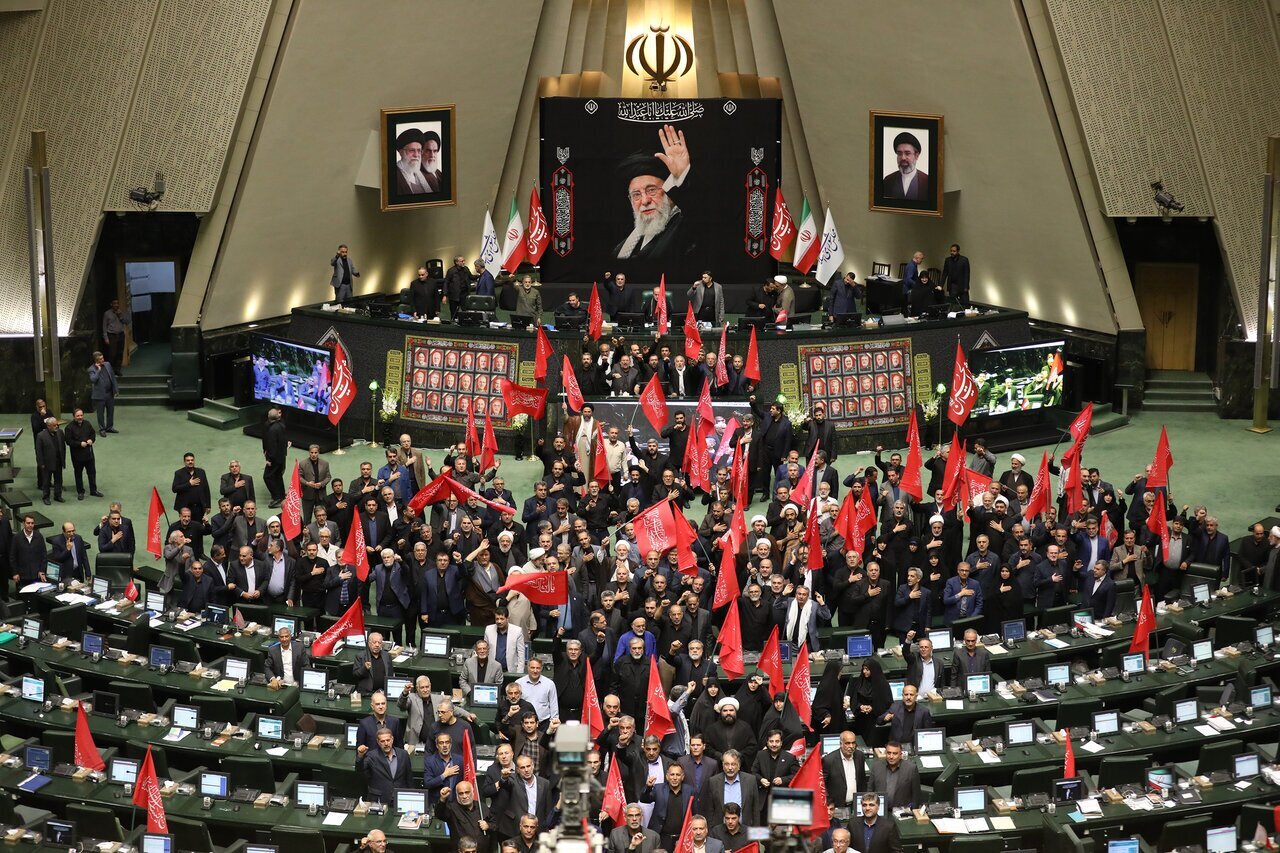 بیانیه نمایندگان مجلس در حمایت از پیام راهبردی مقام معظم رهبری بیانیه نمایندگان مجلس در حمایت از پیام راهبردی مقام معظم رهبری