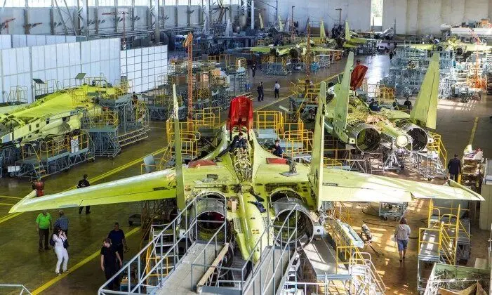 ۲۰ فروند جنگنده سوخو-۳۵ (Su-35)  ایران به زودی  تهران خواهد رسید